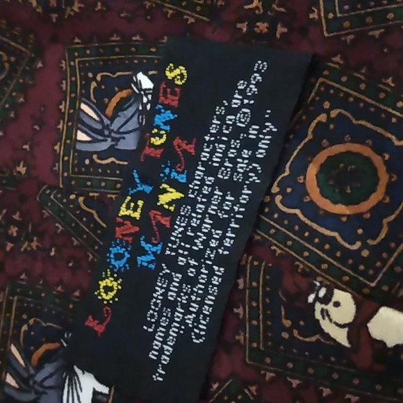 3/$15 Looney Tunes Tie - Picture 5 of 6